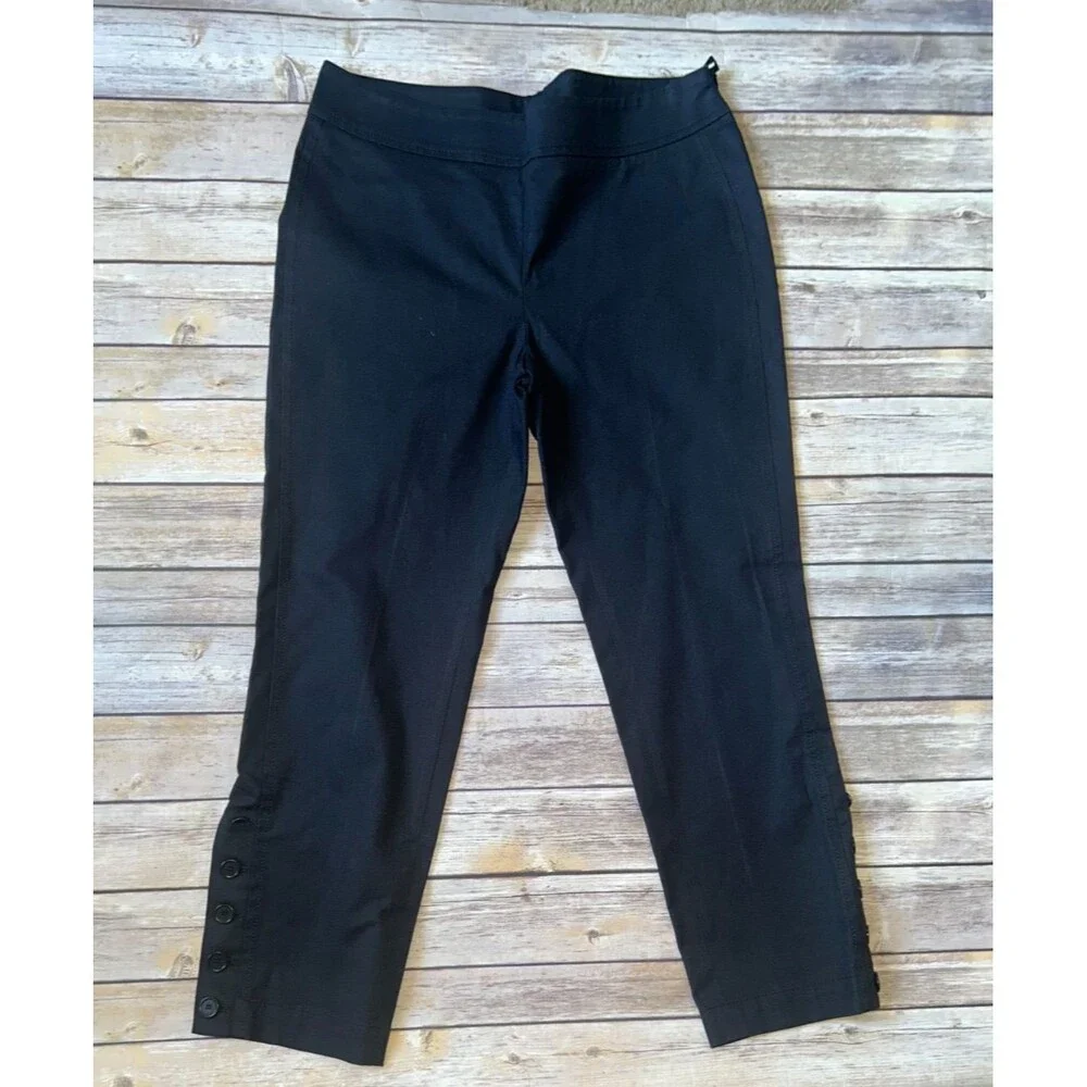 Women's Akris Punta Black Cropped Pants Button and Seam Detail On Leg Size 6